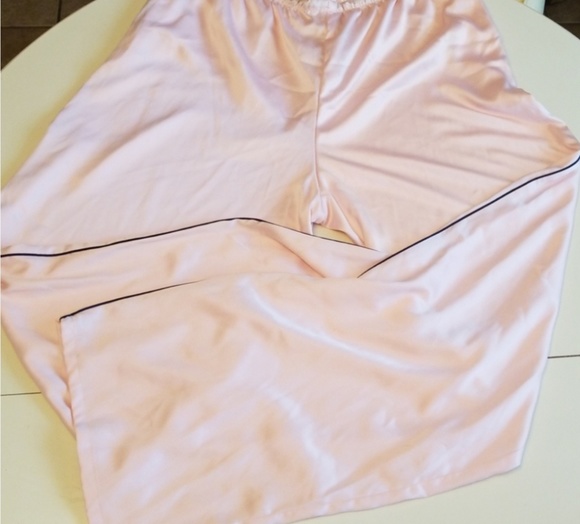 Nwt Victoria's Secret Satin Pajamas Size Large